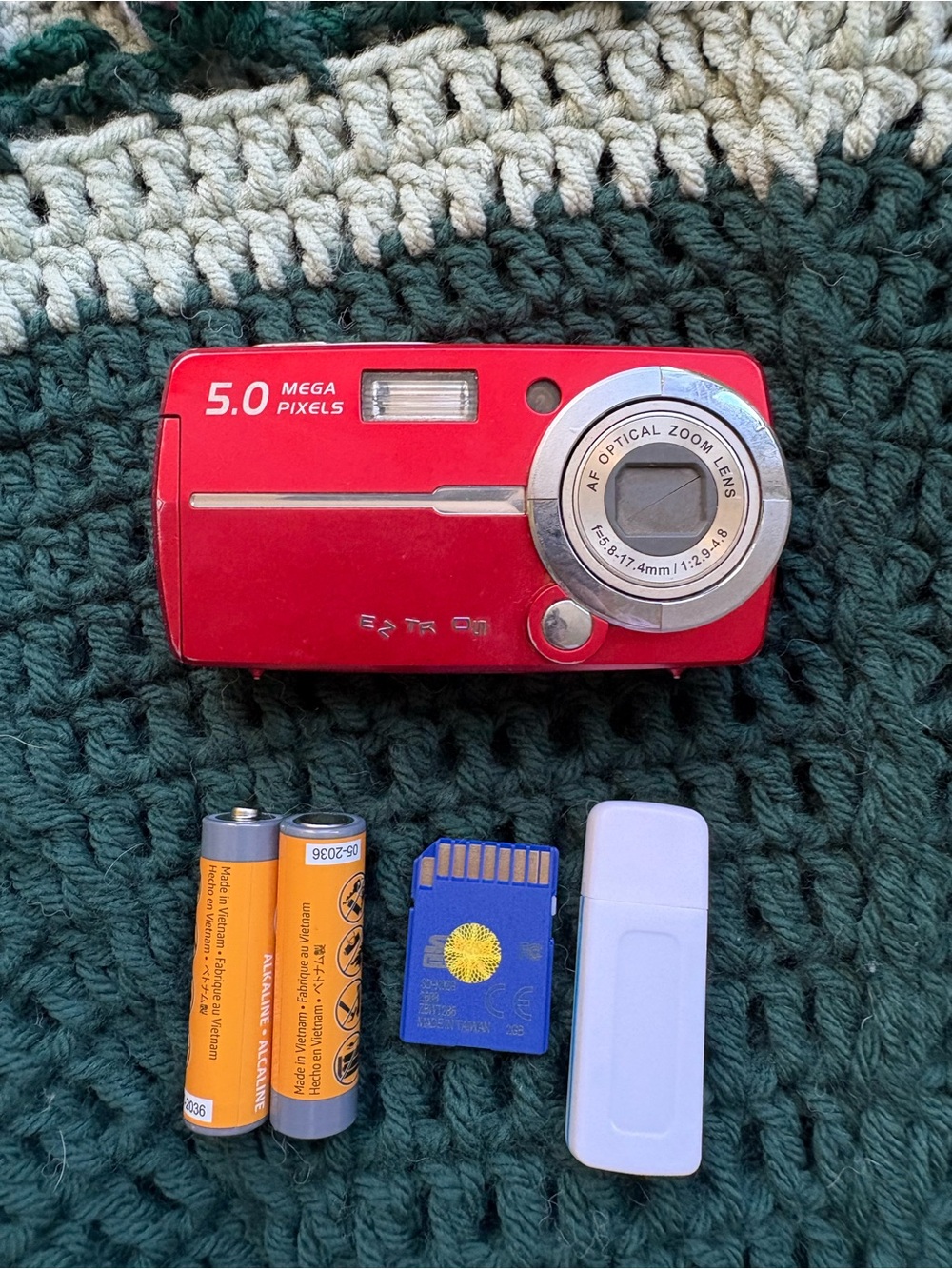 Red 5.0MP Compact Digital Camera – Point & Shoot